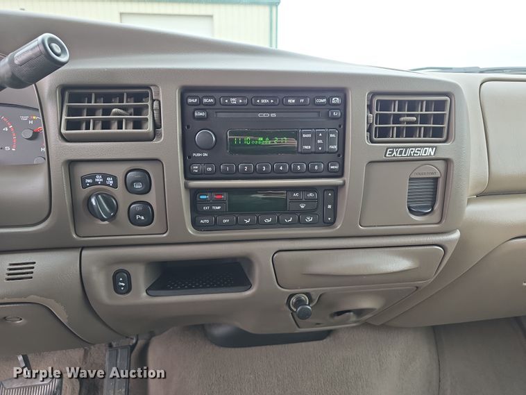 image for item EH8786 2002 Ford Excursion Limited SUV