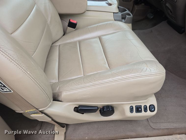 image for item EH8786 2002 Ford Excursion Limited SUV