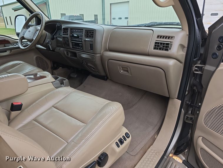 image for item EH8786 2002 Ford Excursion Limited SUV