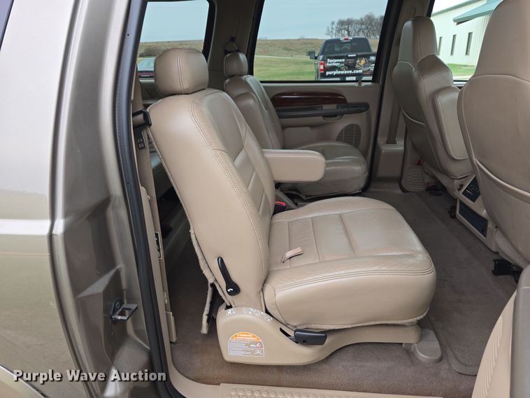 image for item EH8786 2002 Ford Excursion Limited SUV