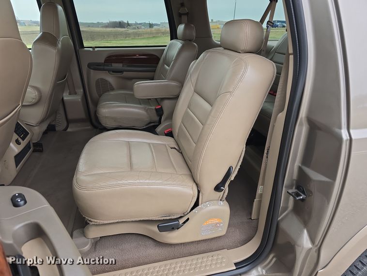 image for item EH8786 2002 Ford Excursion Limited SUV