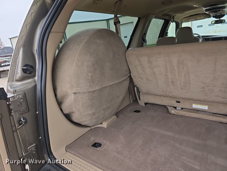 image for item EH8786 2002 Ford Excursion Limited SUV