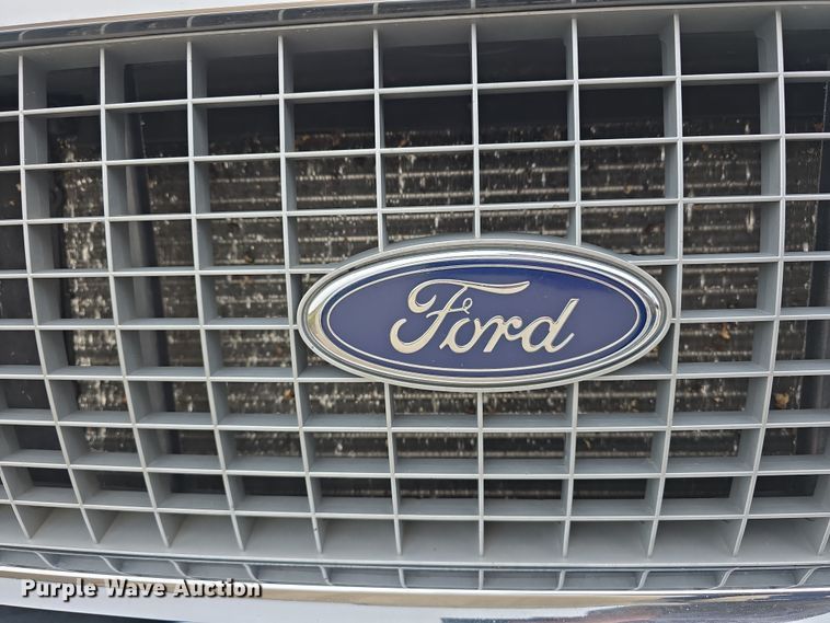 image for item EH8786 2002 Ford Excursion Limited SUV