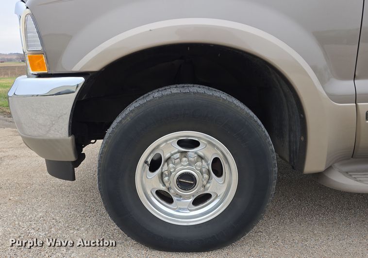 image for item EH8786 2002 Ford Excursion Limited SUV