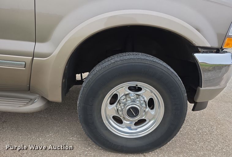 image for item EH8786 2002 Ford Excursion Limited SUV