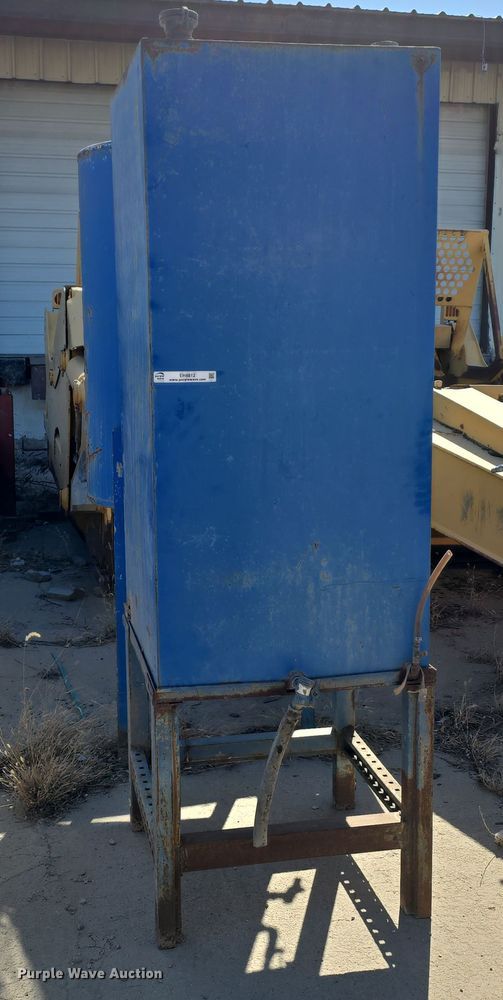 image for item EH8812 (2) oil barrels