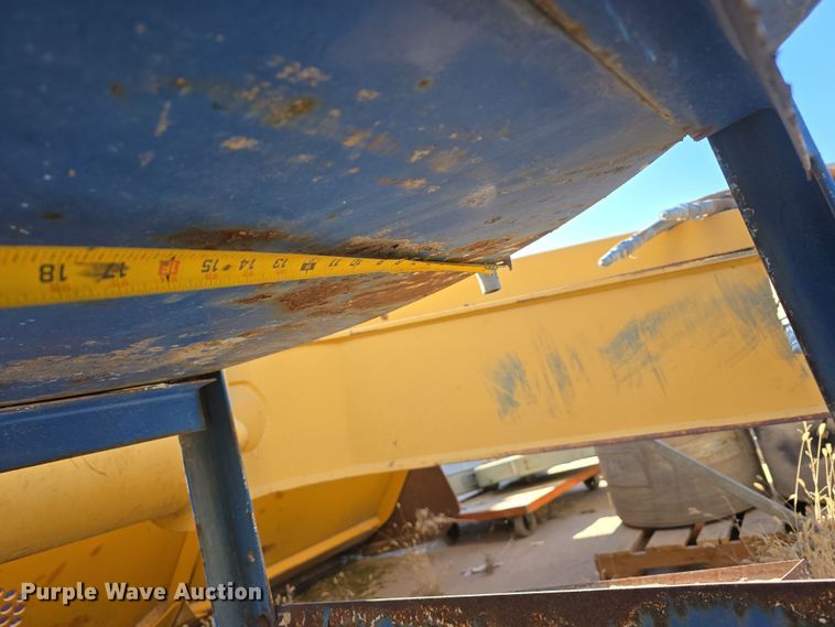 image for item EH8812 (2) oil barrels