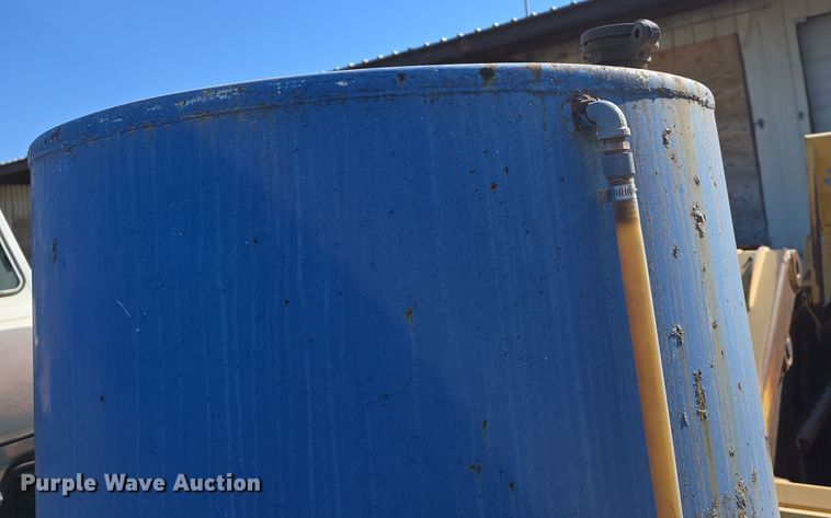 image for item EH8812 (2) oil barrels