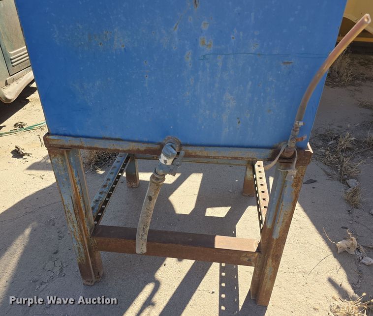 image for item EH8812 (2) oil barrels