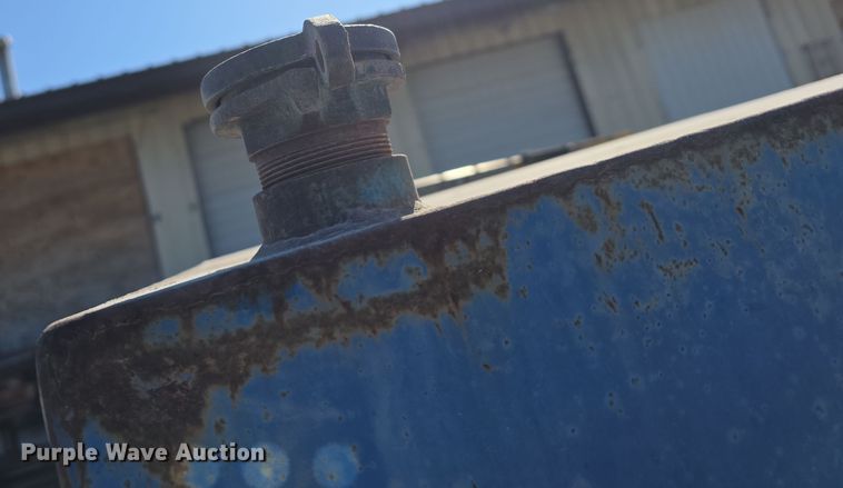 image for item EH8812 (2) oil barrels