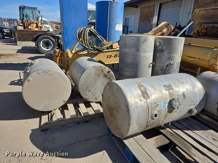 image for item EH8813 (5) fuel tanks