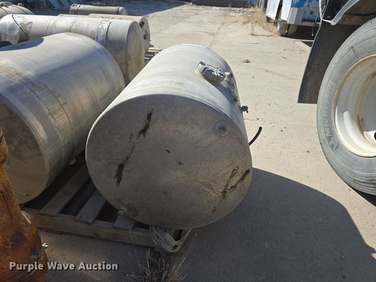 image for item EH8813 (5) fuel tanks