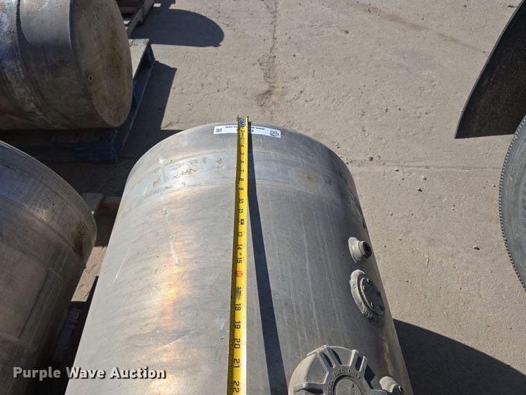 image for item EH8813 (5) fuel tanks