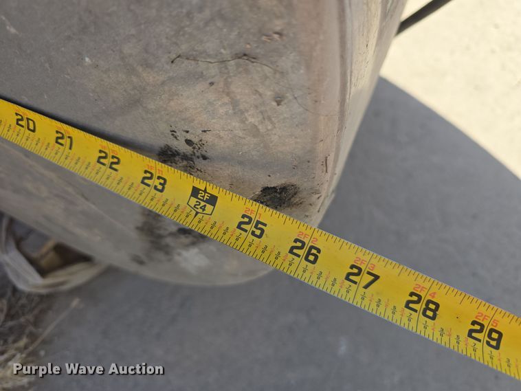 image for item EH8813 (5) fuel tanks