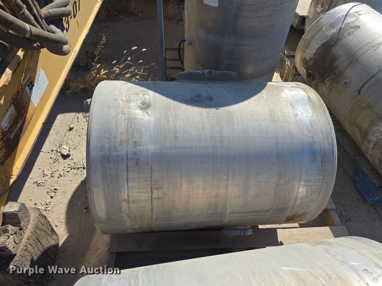 image for item EH8813 (5) fuel tanks