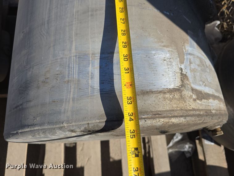 image for item EH8813 (5) fuel tanks