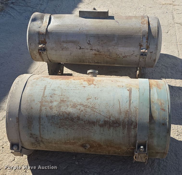 image for item EH8814 (3) fuel tanks