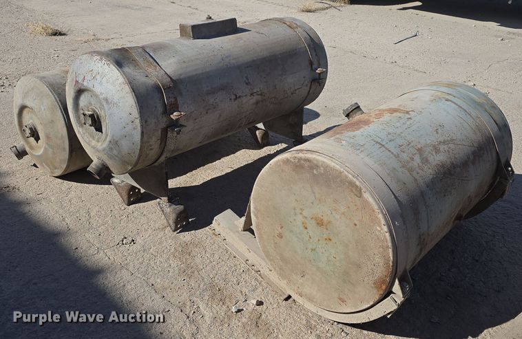 image for item EH8814 (3) fuel tanks