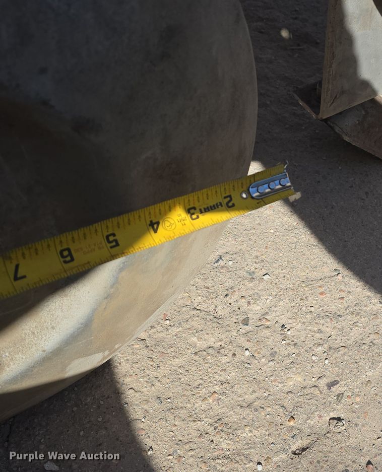 image for item EH8814 (3) fuel tanks