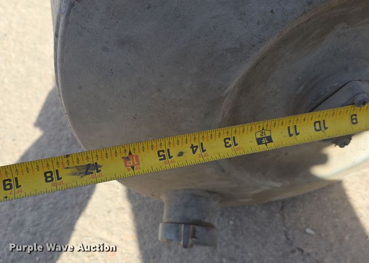 image for item EH8814 (3) fuel tanks