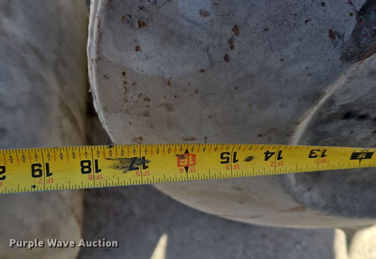 image for item EH8814 (3) fuel tanks