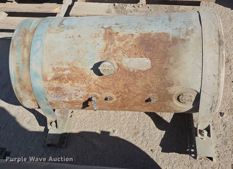 image for item EH8814 (3) fuel tanks