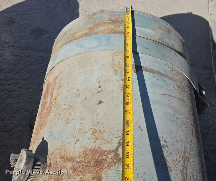 image for item EH8814 (3) fuel tanks