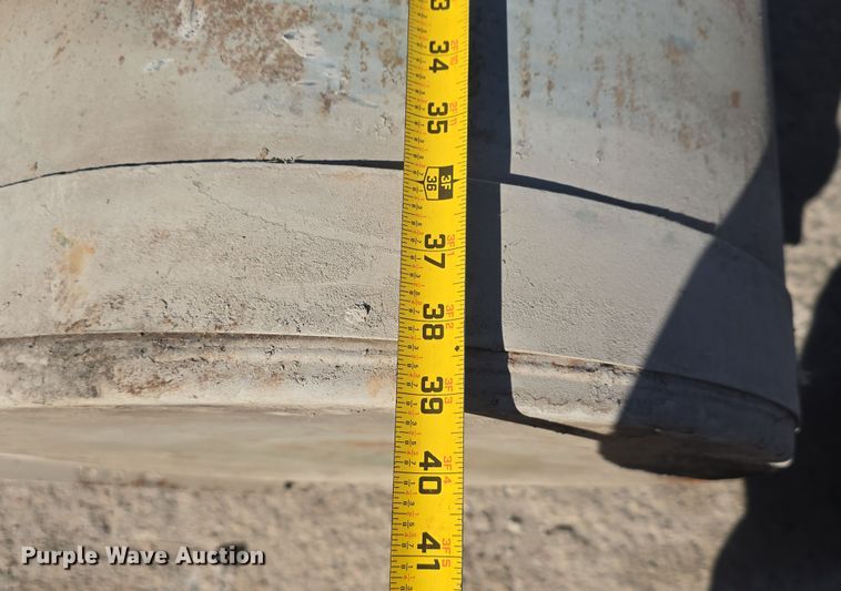 image for item EH8814 (3) fuel tanks