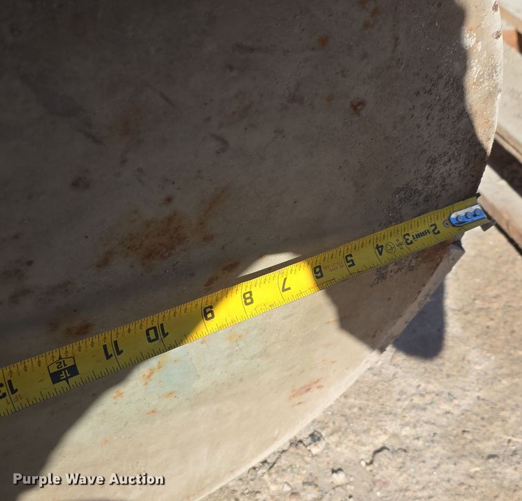 image for item EH8814 (3) fuel tanks