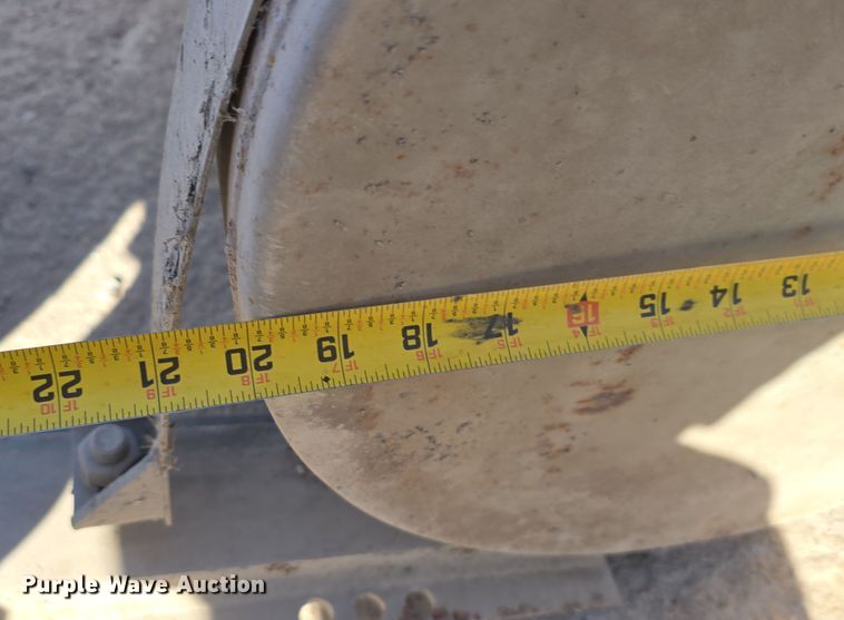 image for item EH8814 (3) fuel tanks