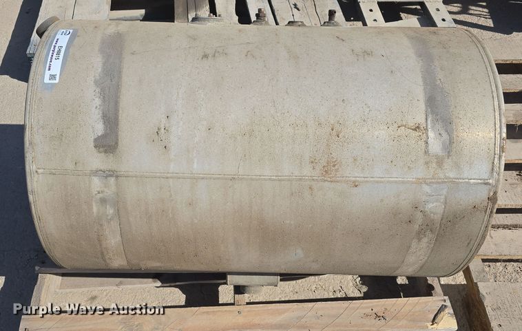 image for item EH8815 (3) fuel tanks