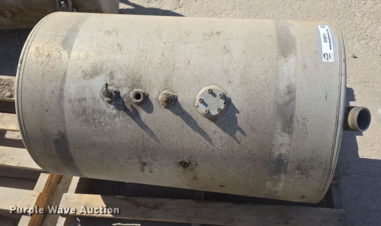 image for item EH8815 (3) fuel tanks