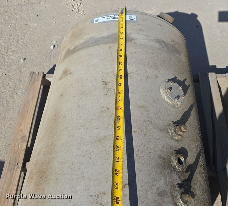 image for item EH8815 (3) fuel tanks