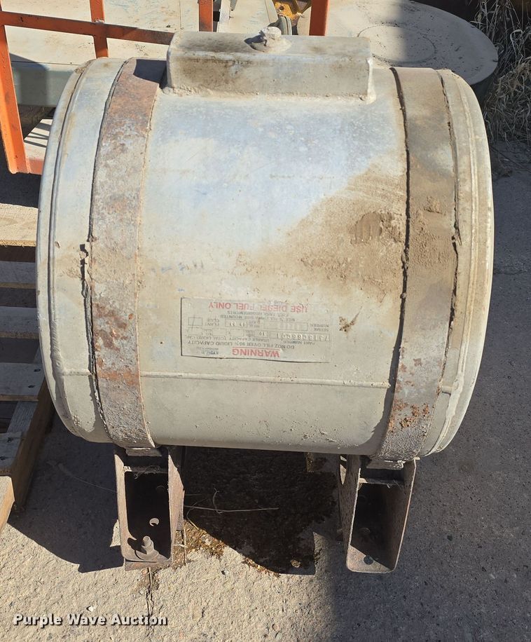 image for item EH8815 (3) fuel tanks