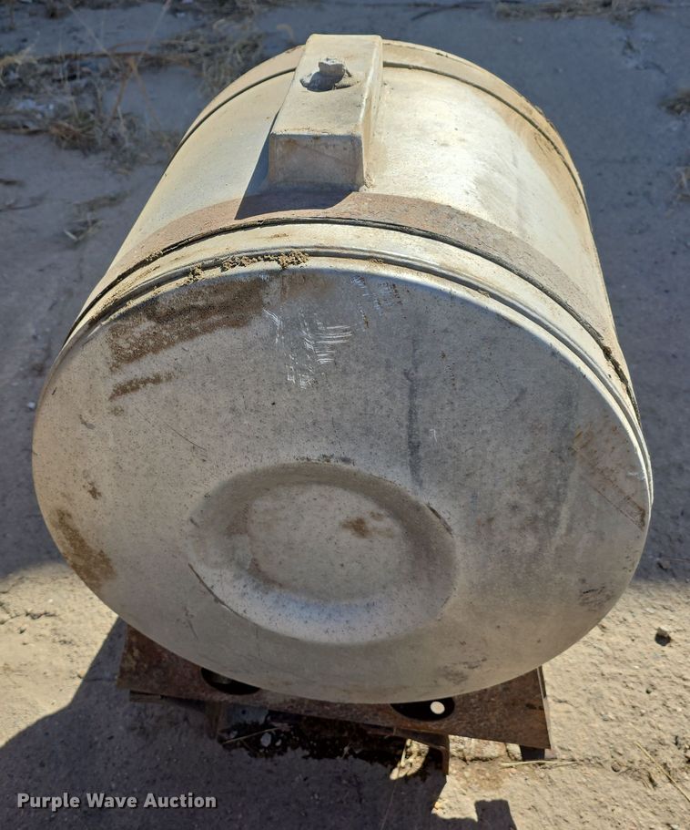 image for item EH8815 (3) fuel tanks