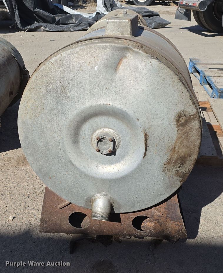 image for item EH8815 (3) fuel tanks