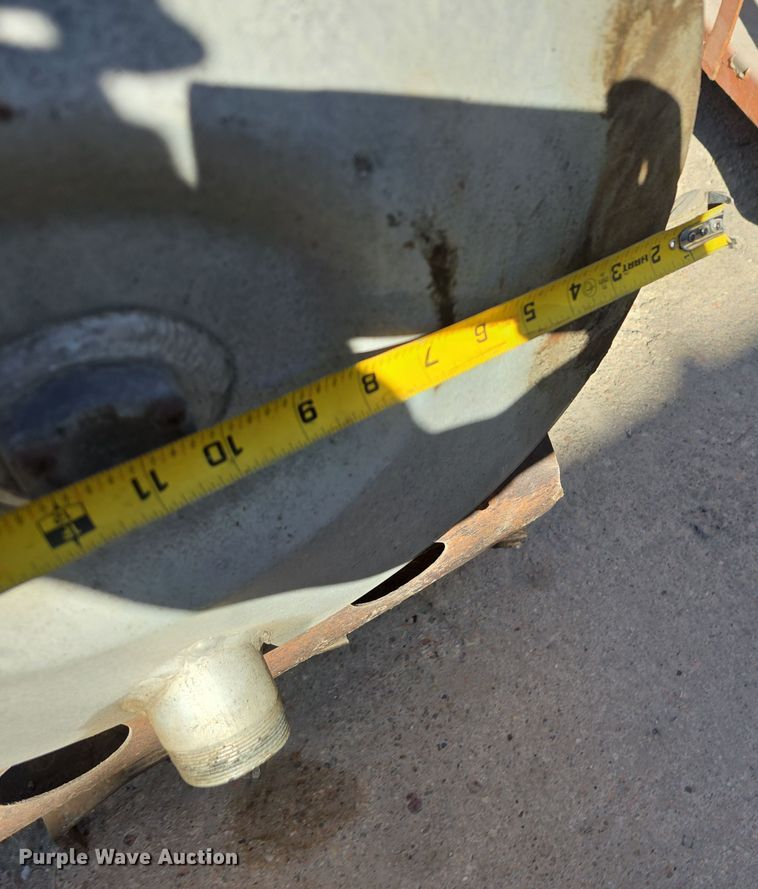 image for item EH8815 (3) fuel tanks