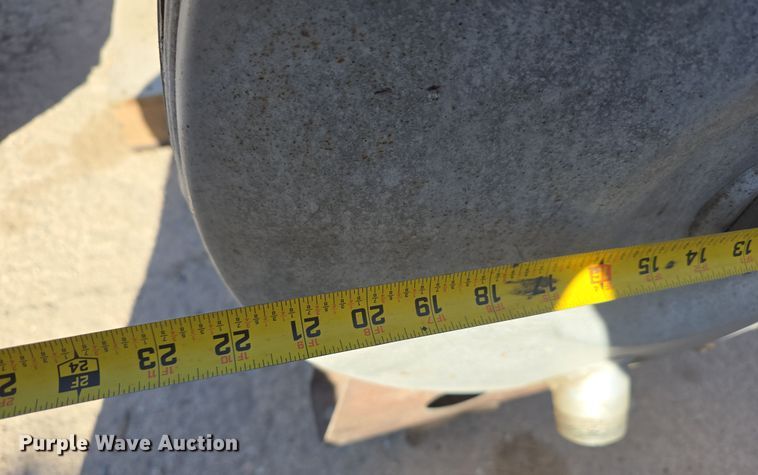 image for item EH8815 (3) fuel tanks