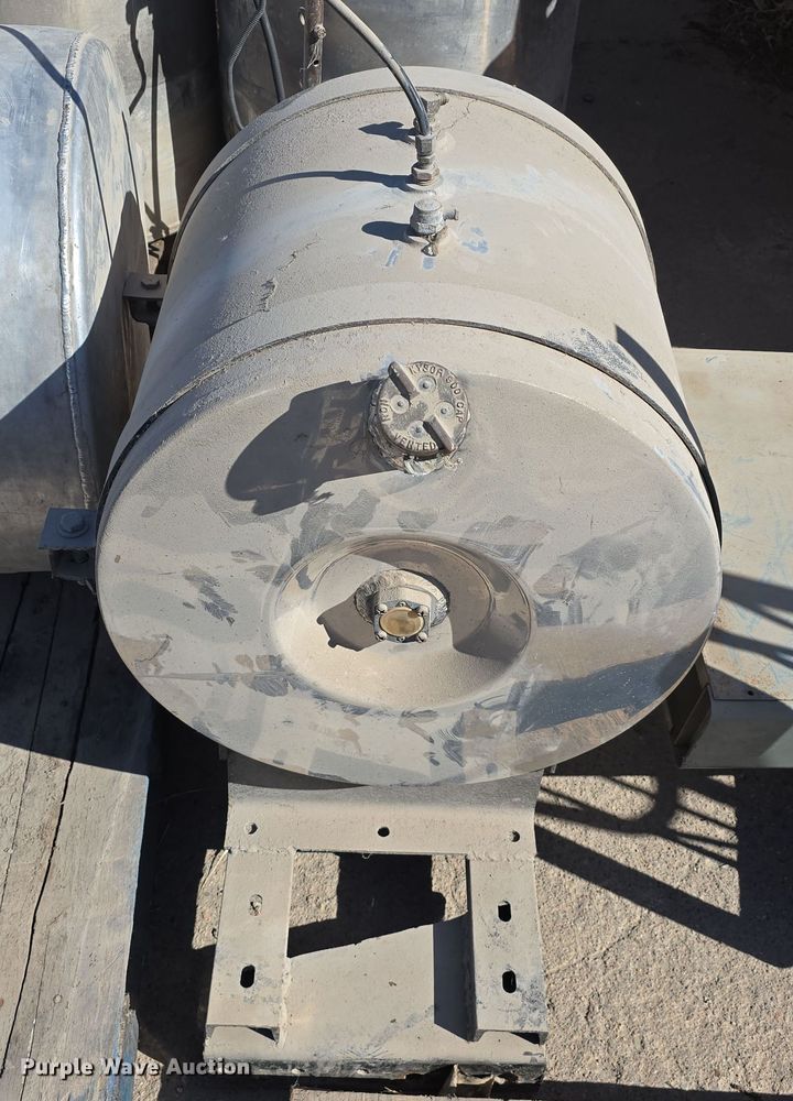 image for item EH8815 (3) fuel tanks