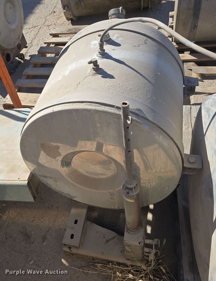 image for item EH8815 (3) fuel tanks