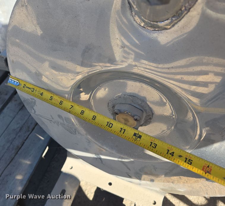 image for item EH8815 (3) fuel tanks