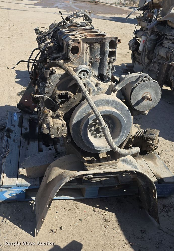image for item EH8817 Mack engine