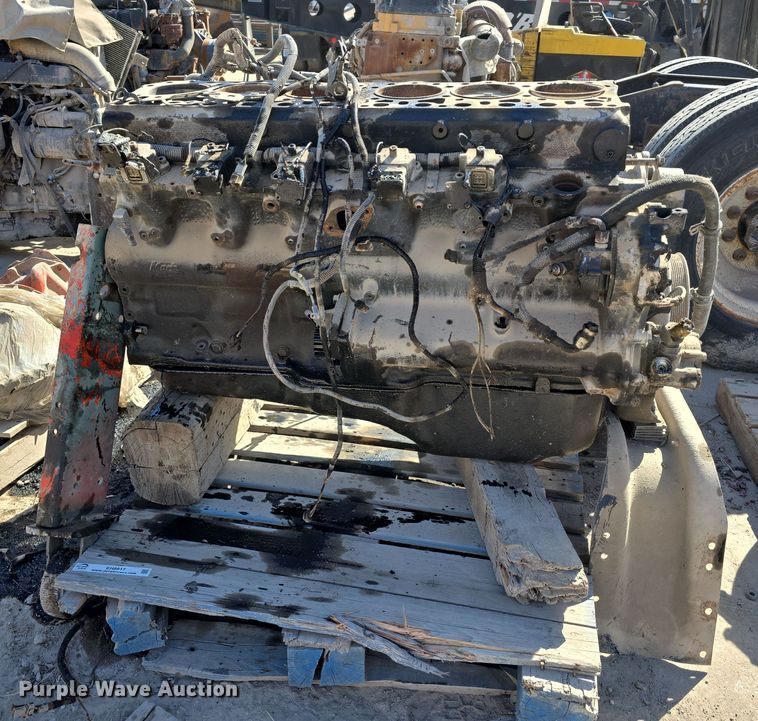 image for item EH8817 Mack engine