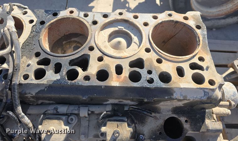 image for item EH8817 Mack engine