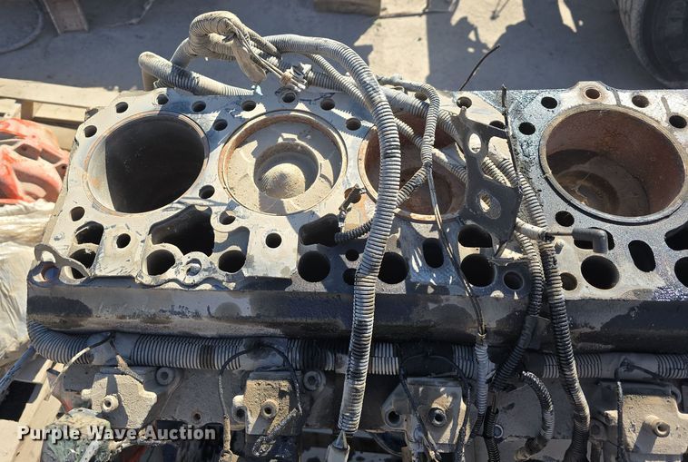 image for item EH8817 Mack engine