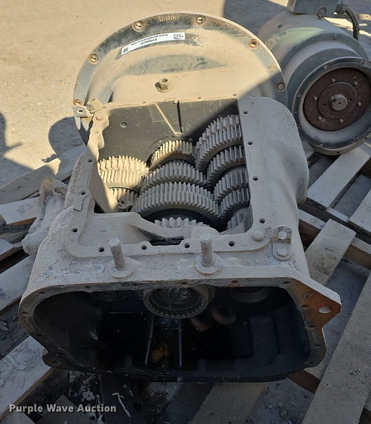 image for item EH8826 Eaton Fuller Roadranger transmission