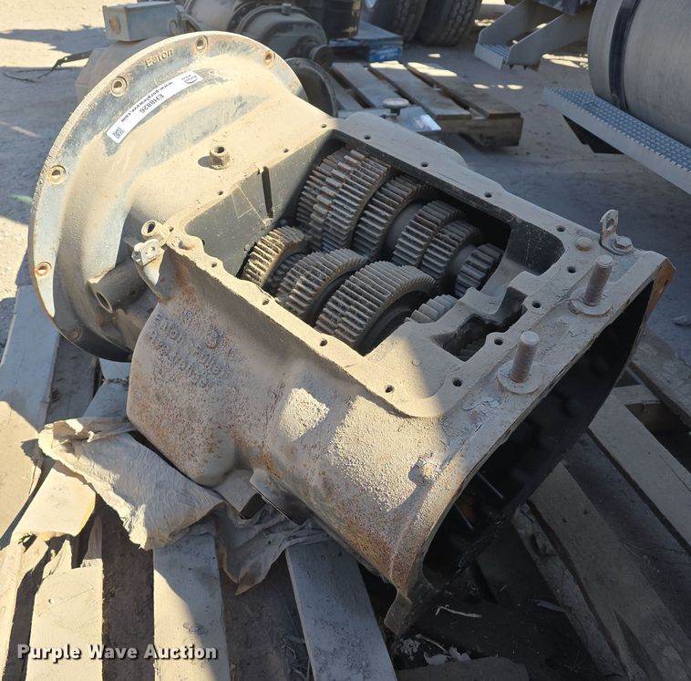 image for item EH8826 Eaton Fuller Roadranger transmission
