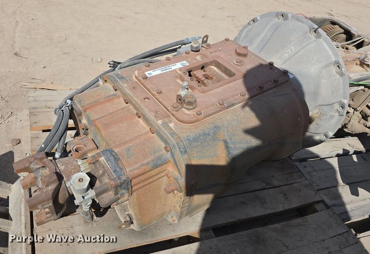 image for item EH8828 Eaton Fuller Roadranger transmission