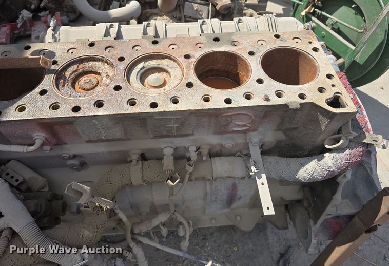image for item EH8832 Cummins engine