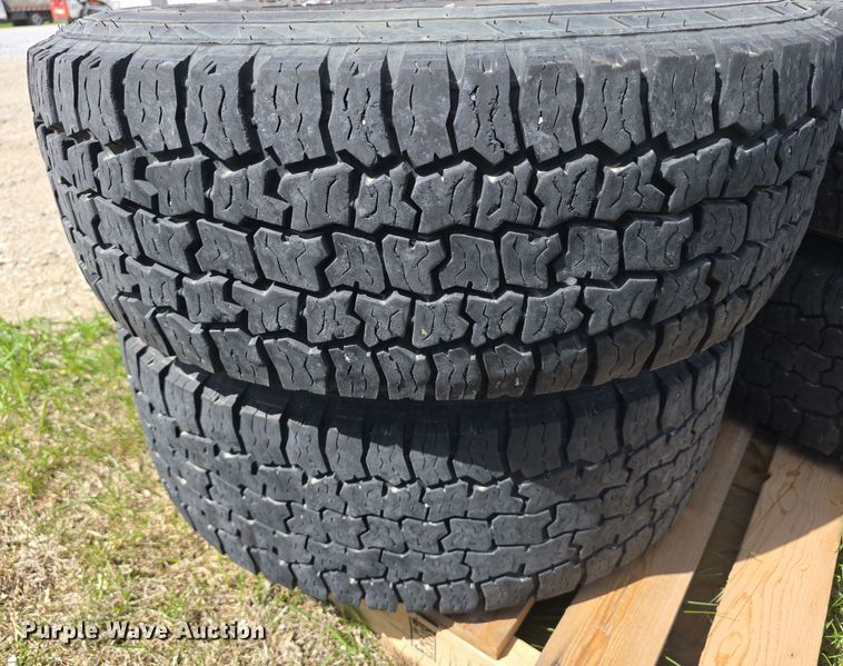 image for item EH8834 Tires and wheels